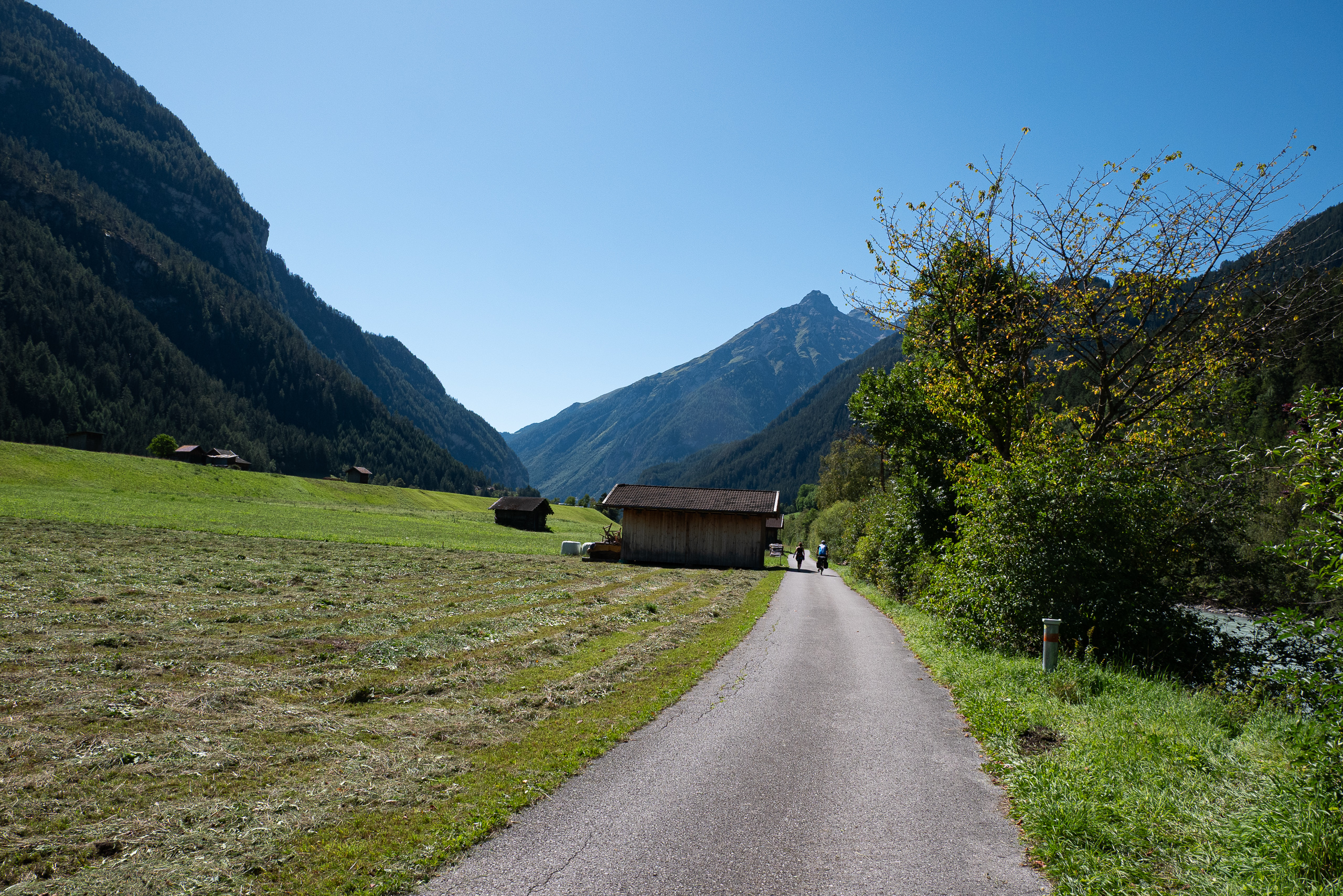 Radweg durchs Inntal – Heustadel und Berge voraus